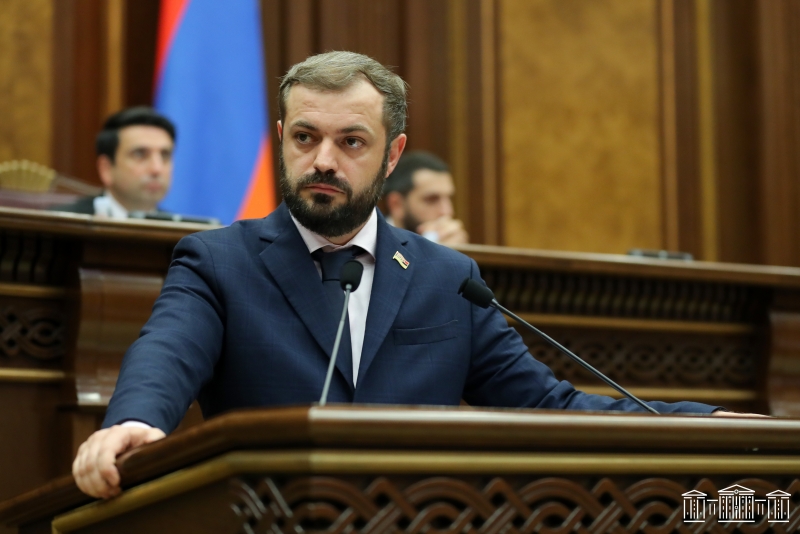 Ոչ մի լուրջ ու անհանգստանալու բան չկա. Գևորգ Պապոյանը՝ վթարի ենթարկվելու մասին