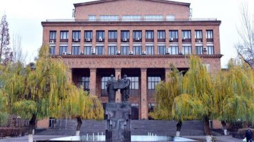 Քեմբրիջի և Էդինբուրգի համալսարանների ուսանողներն իրենց կրթությունը շարունակում են ԵՊՀ-ում