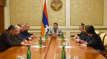 Արցախի նախագահը հրավիրել է աշխատանքային խորհրդակցություն․ քննարկվել են Արցախի շուրջ քաղաքական զարգացումներին վերաբերող հարցեր