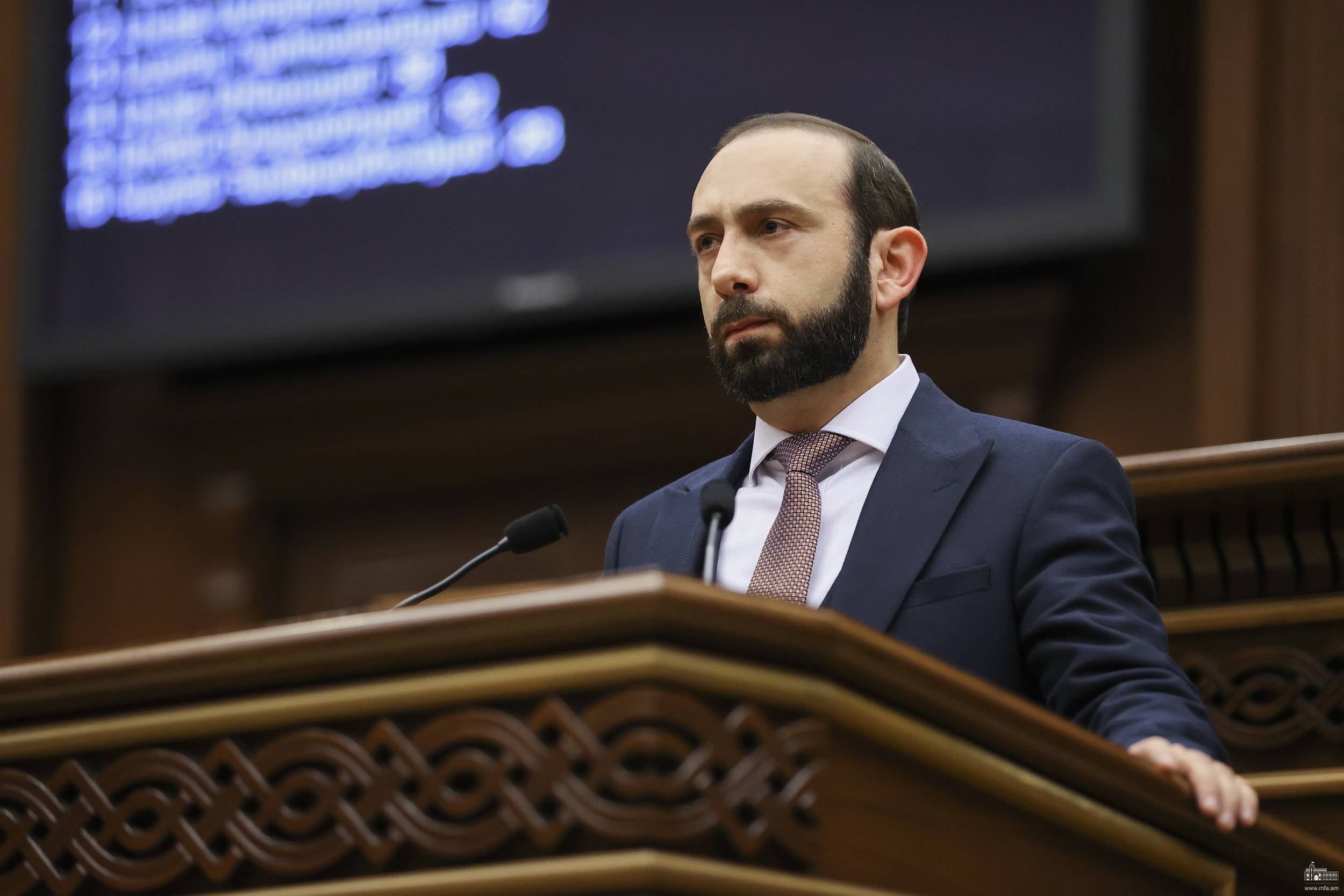 Լաչինի միջանցքի փակումը նոյեմբերի 9-ի հայտարարության կոպտագույն խախտում կլիներ․ Արարատ Միրզոյան