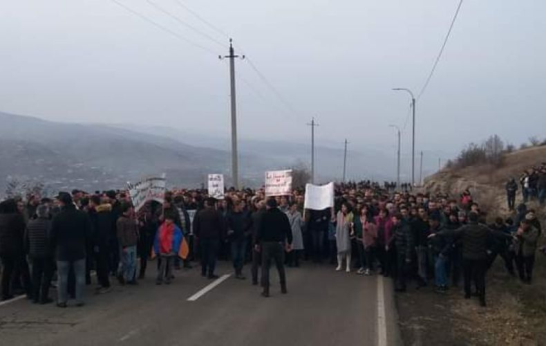 Ռուս խաղաղապահները հավաստիացրել են, որ Արցախը Հայաստանին կապող ճանապարհը դեկտեմբերի 26-ին կբացվի