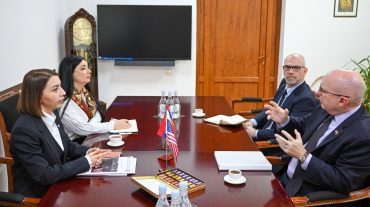 Պաշտպանը Ռիքերին է ներկայացրել պատերազմական հանցագործությունների վերաբերյալ վերջին արտահերթ զեկույցները