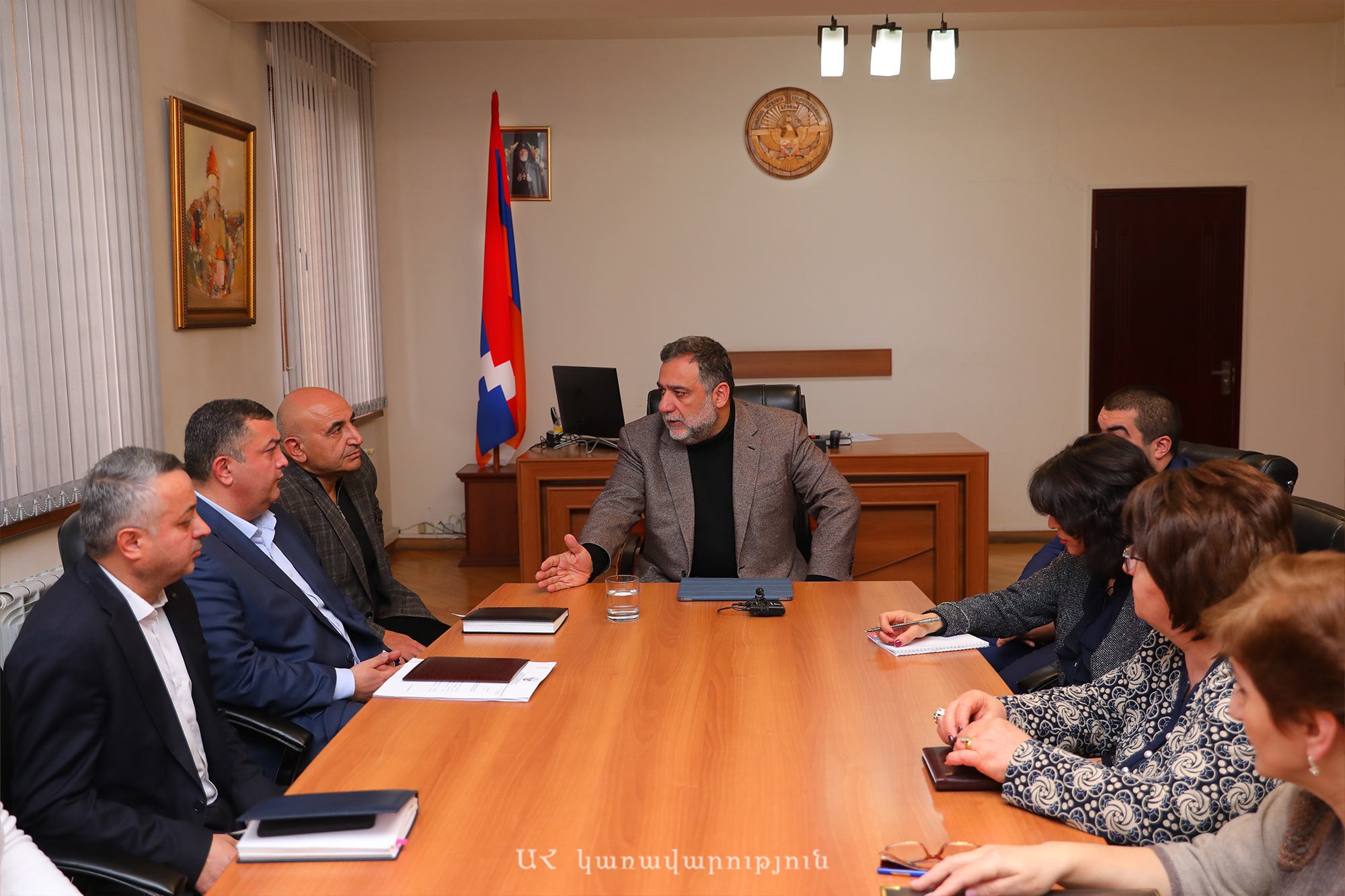 Արցախի պետնախարարն ԱՀ առողջապահության նախարարության աշխատակազմին է ներկայացրել առողջապահության նորանշանակ նախարարին