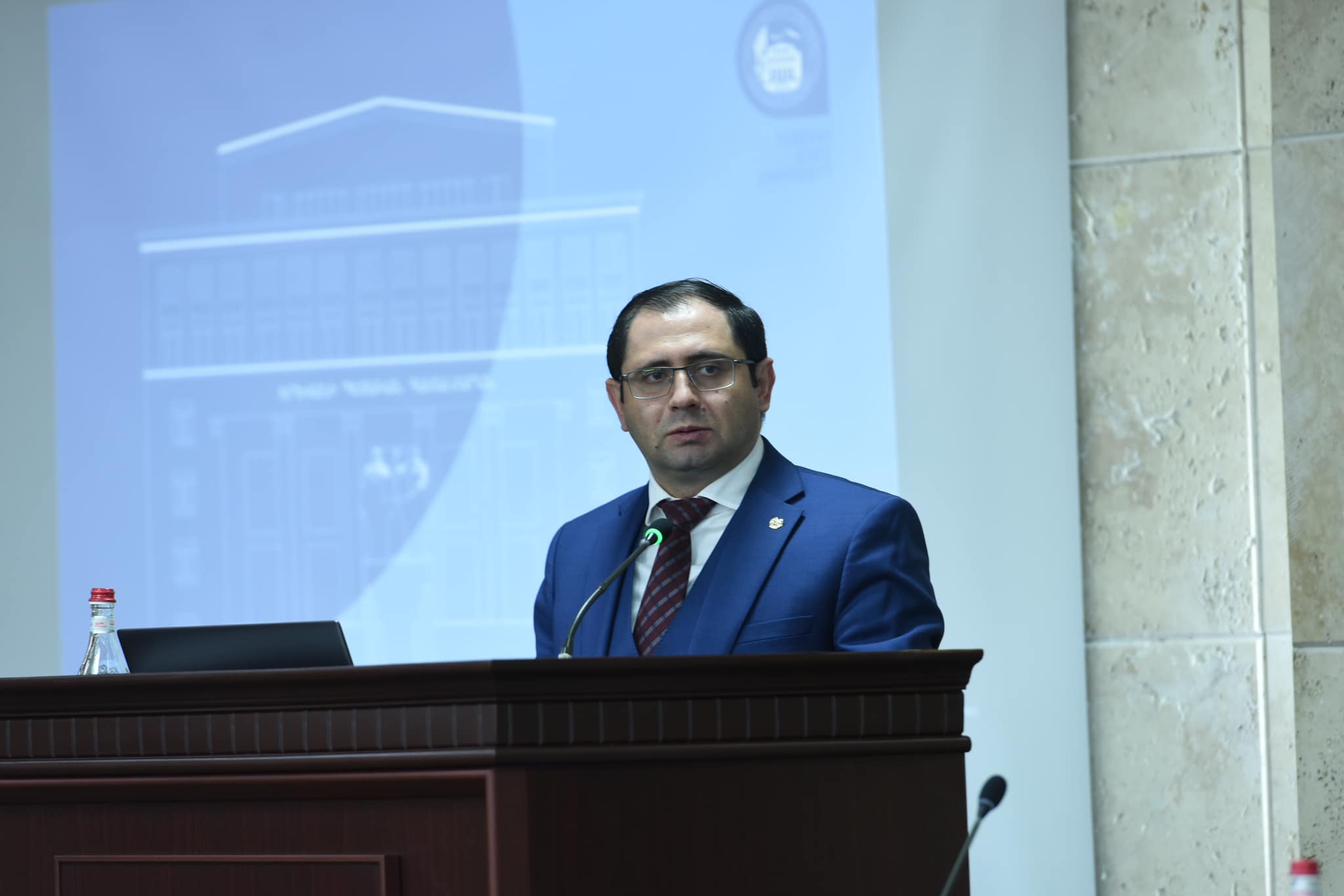 Հունվարի մեկից ԵՊՀ բոլոր աշխատակիցների աշխատավարձերը բարձրանալու են տասը տոկոսով. Սուրեն Պապիկյան
