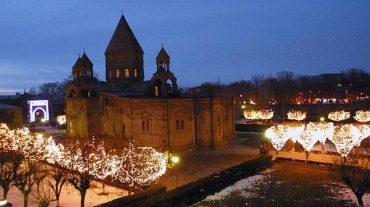Ամանորի և Սուրբ ծննդյան տոնի առթիվ Մայր աթոռի միաբանության մասնակցությամբ տեղի ունենալիք արարողությունների ժամանակացույցը