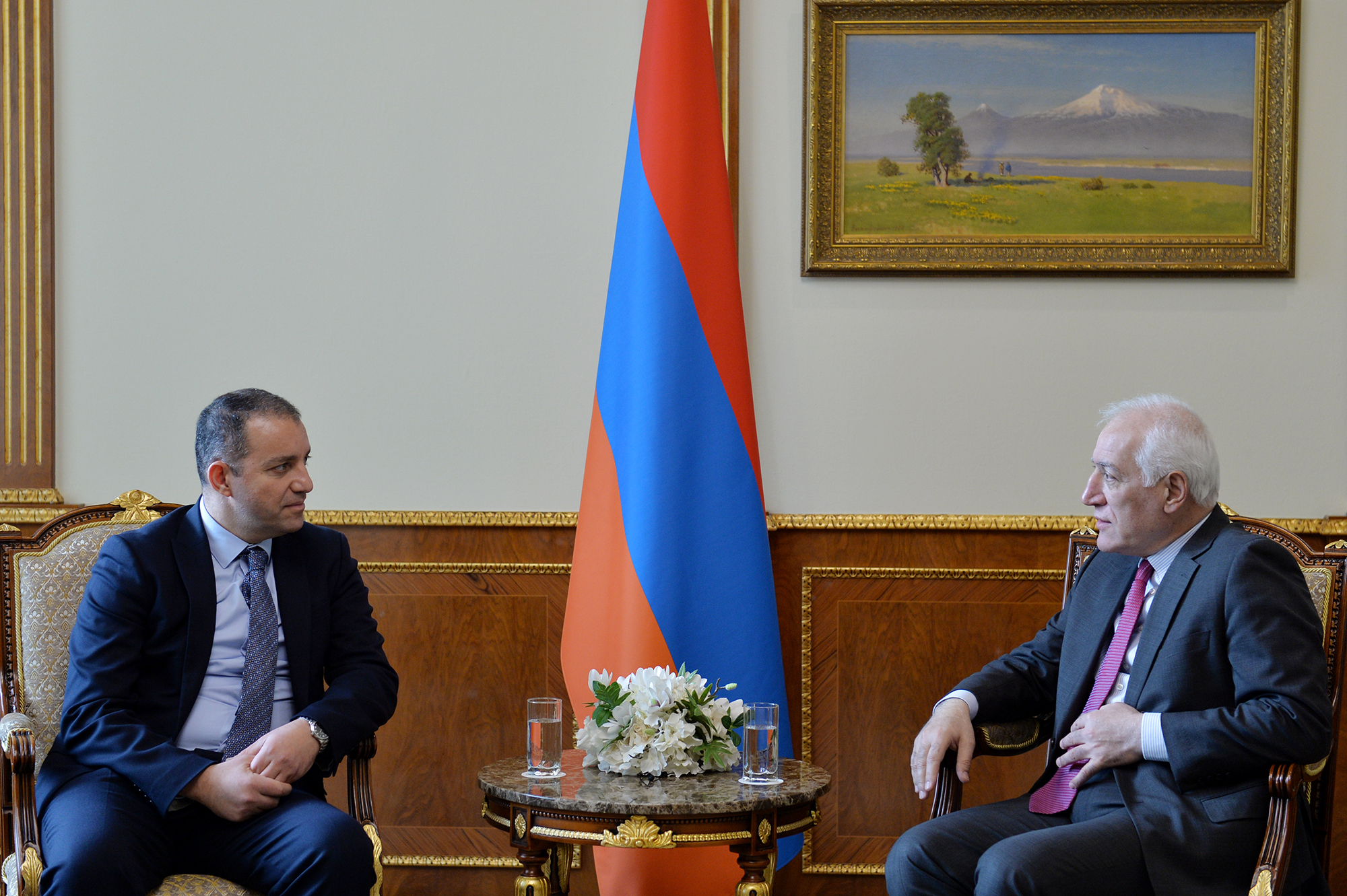 Նախագահ Վահագն Խաչատուրյանն ընդունել է Էկոնոմիկայի նախարար Վահան Քերոբյանին