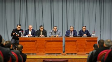 Մենք այս բարդ ճանապարհը պետք է անցնենք միասին. Ռուբեն Վարդանյանը հանդիպել է տնտեսվարողների հետ