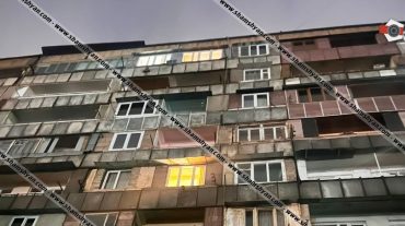 Արտակարգ դեպք Երևանում․ դուռը փակվել է 2-ամյա երեխայի վրա, փրկարարը ճոպանով 9-րդ հարկից իջել է ու մտել բնակարան