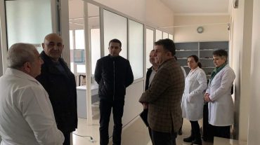 ԱՀ առողջապահության նախարարն այցելել է բուժմիավորումներ․ քննարկվել են առկա խնդիրներն ու լուծման տարբերակները