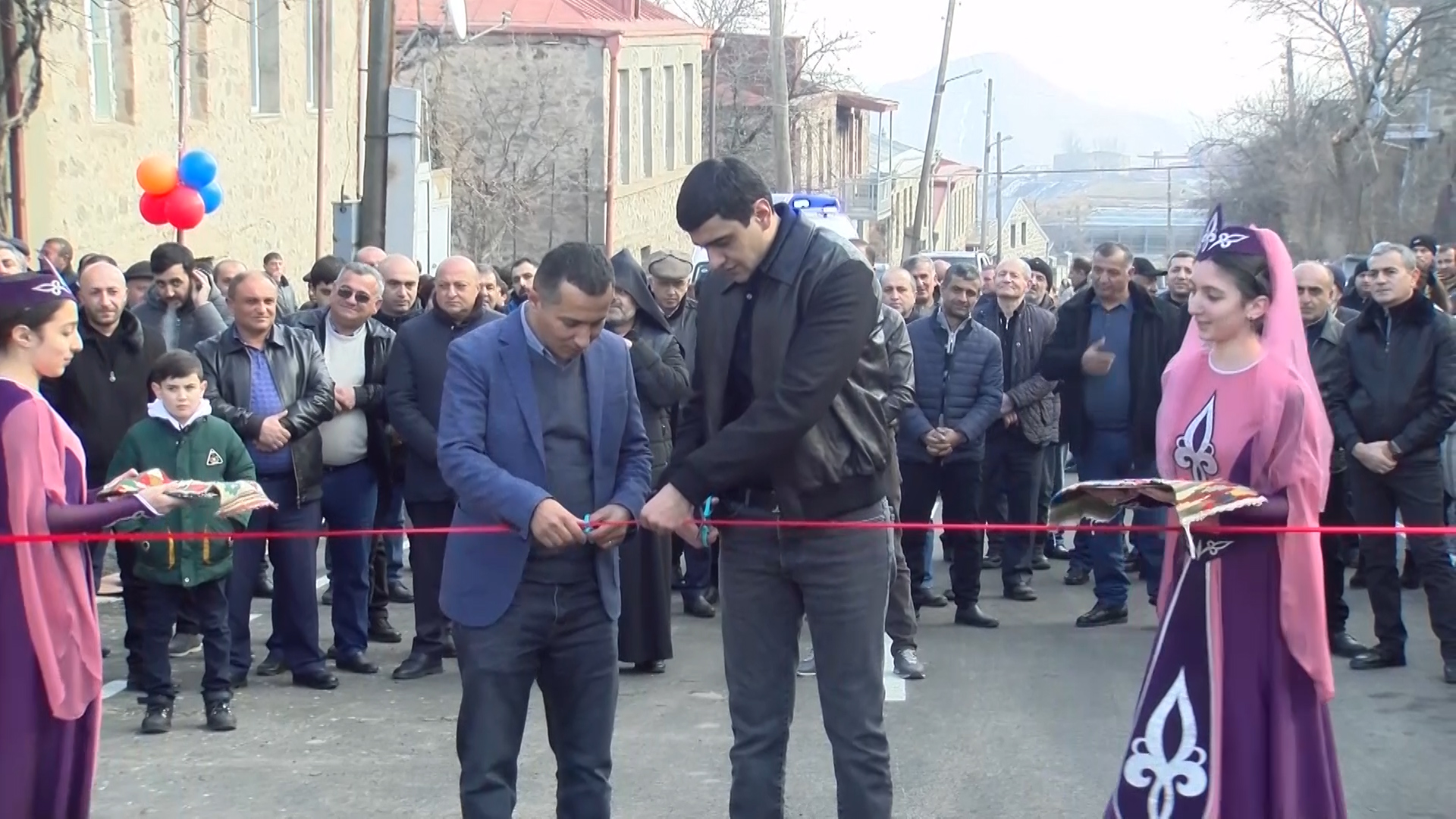 Հանդիսավորությամբ բացվել է Գորիս-Ակներ վերակառուցված ճանապարհը