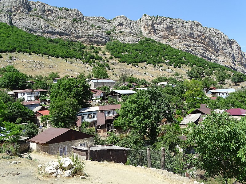 Քաղաքացիական հագուստներով մի խումբ ադրբեջանցիներ փակել են Ստեփանակերտ-Գորիս մայրուղին