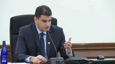 «Անձամբ կգամ, եկեք ամբարձիչը տանենք ապամոնտաժենք, թող դատի տան ինձ». քաղաքապետի վրդովմունքը՝ ապօրինի շինության հետ կապված