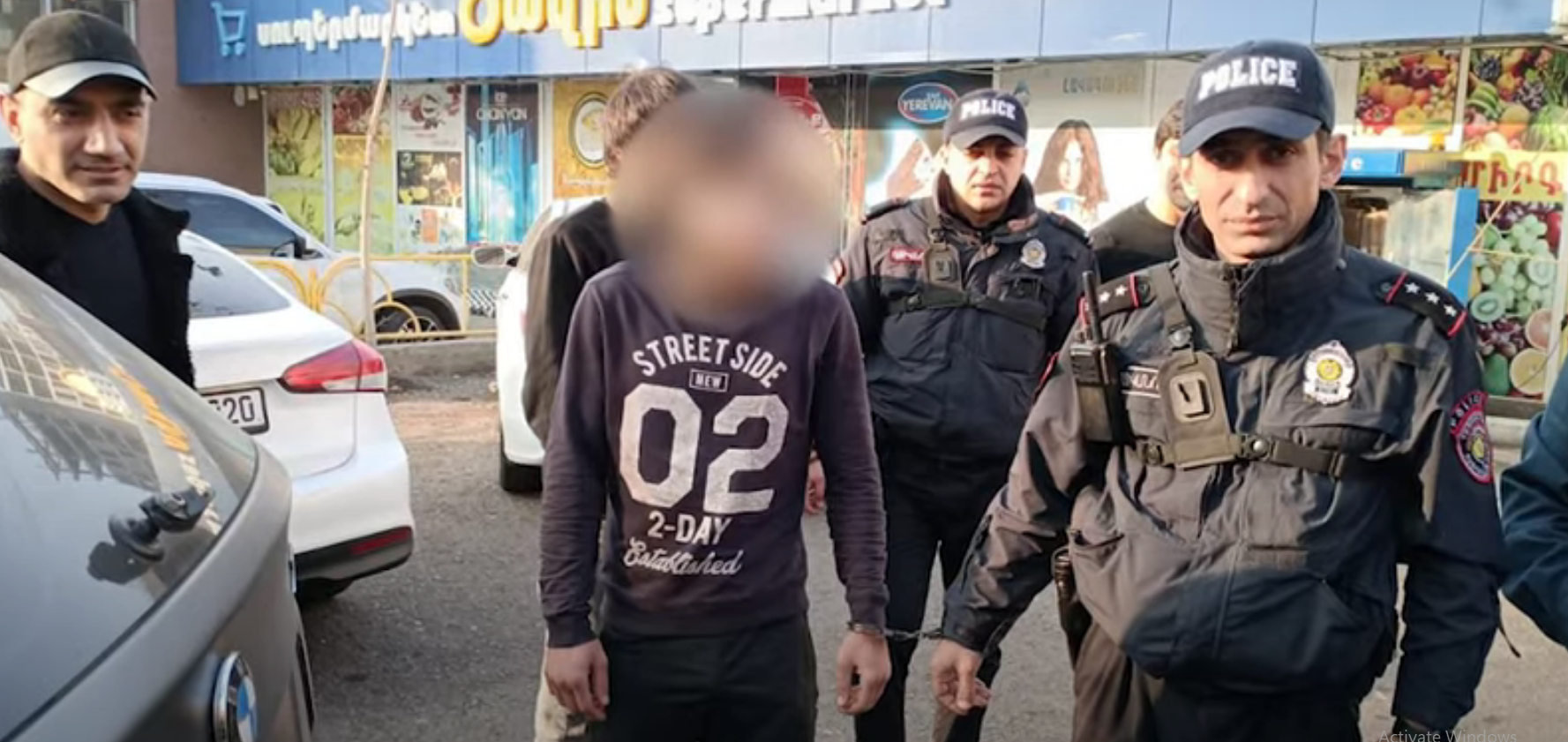 Մեքենայի հայելիները գողացած երիտասարդը ձերբակալվել է․ Երևանի պարեկների բացահայտումը