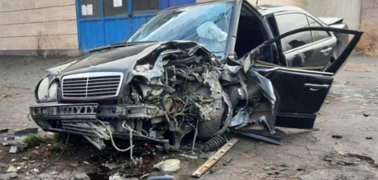 Վթար Մյասնիկյան պողոտայում