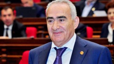 Ափսոսում ենք, որ Արցախի շրջափակման պատճառով հնարավորություն չենք ունենա մասնակցելու արարողություններին. ԱՀ ԱԺ նախագահը ցավակցել է Գալուստ Սահակյանի մահվան կապակցությամբ