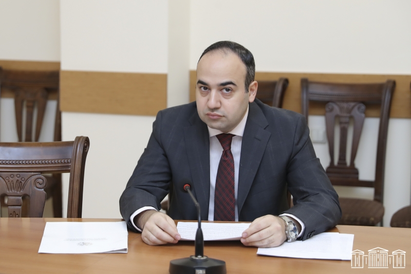 Հունվարի 1-ից կենսաթոշակներն ու նպաստները կունենան անկանխիկ վճարման նույն ընթացակարգը. փոխնախարար