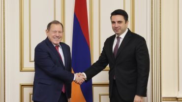 Հայաստանի արտաքին քաղաքականության մեջ արաբական ուղղությունը կարևոր է․ Ալեն Սիմոնյանը՝ Ալժիրի դեսպանին