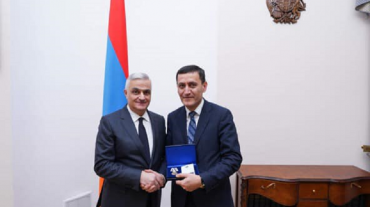 Եվրասիական տնտեսական բարձրագույն խորհուրդը մեդալով է պարգևատրել ԿԳՄՍ նախարարի տեղակալ Արթուր Մարտիրոսյանին