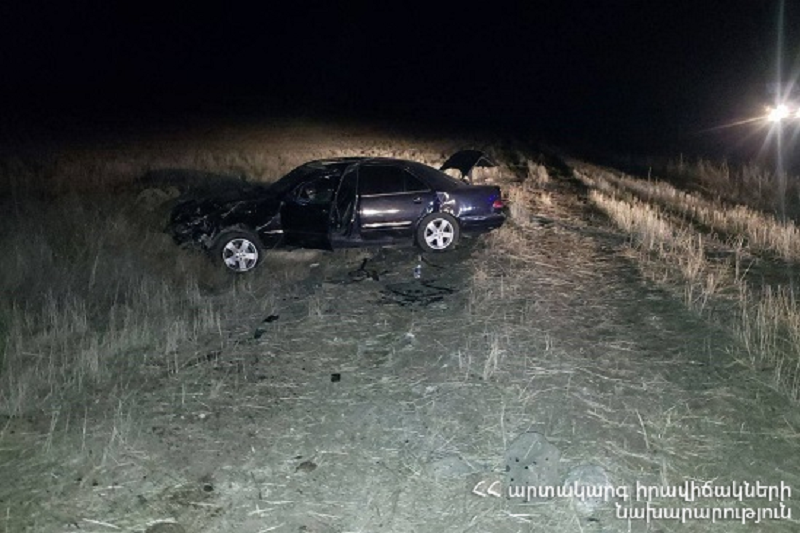 «Mercedes»-ը դուրս է եկել ճանապարհի երթևեկելի հատվածից և մոտ 25 մ գլորվել. վարորդի մարմինը մոտեցվել է շտապօգնության ավտոմեքենային