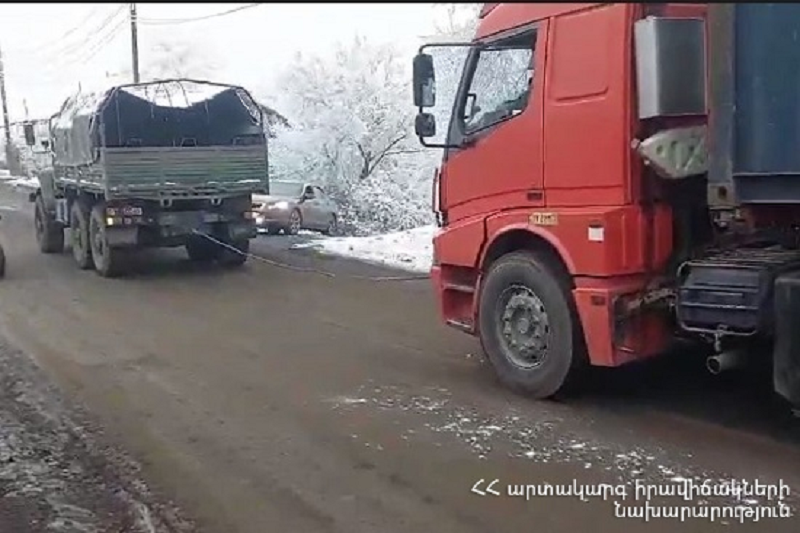 Կապան-Տաթև ավտոճանապարհին մերկասառույցի պատճառով արգելափակվել էր 21 բեռնատար ավտոմեքենա