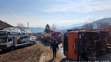 Աղվանի-Վերին Խոտանան ճանապարհին փրկարարներն արգելափակումից դուրս են բերել 3 բեռնատար ավտեմեքենա