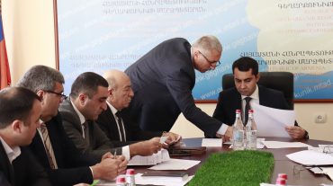 Գեղարքունիքի մարզպետարանում քննարկվել է հրետակոծությունից տուժած բնակավայրերում նորոգման աշխատանքների ընթացքը