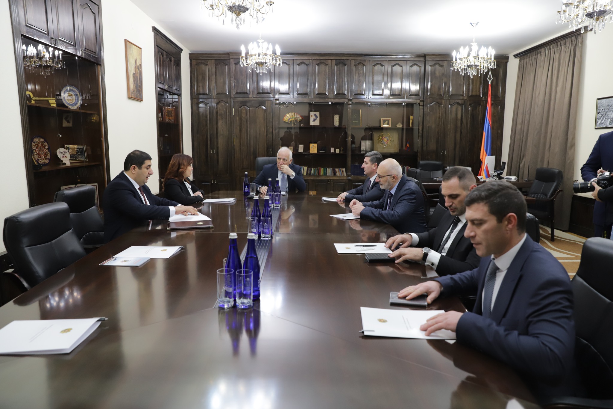 ՀՀ նախագահը խորհրդակցություն է անցկացրել Շիրակի մարզպետարանում