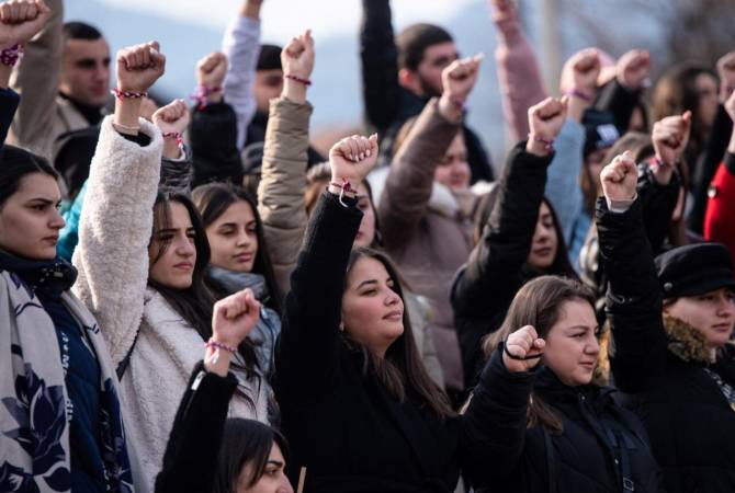 «Չեք կարող ջնջել մեզ». աշխարհահռչակ Շերի ու պրոդյուսեր Էրիկ Էսրաիլյանի հոդվածն Արցախի արգելափակման մասին