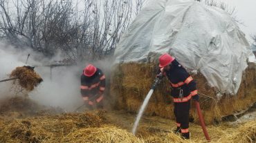 Ախուրյան գյուղում այրվել է անասնակեր
