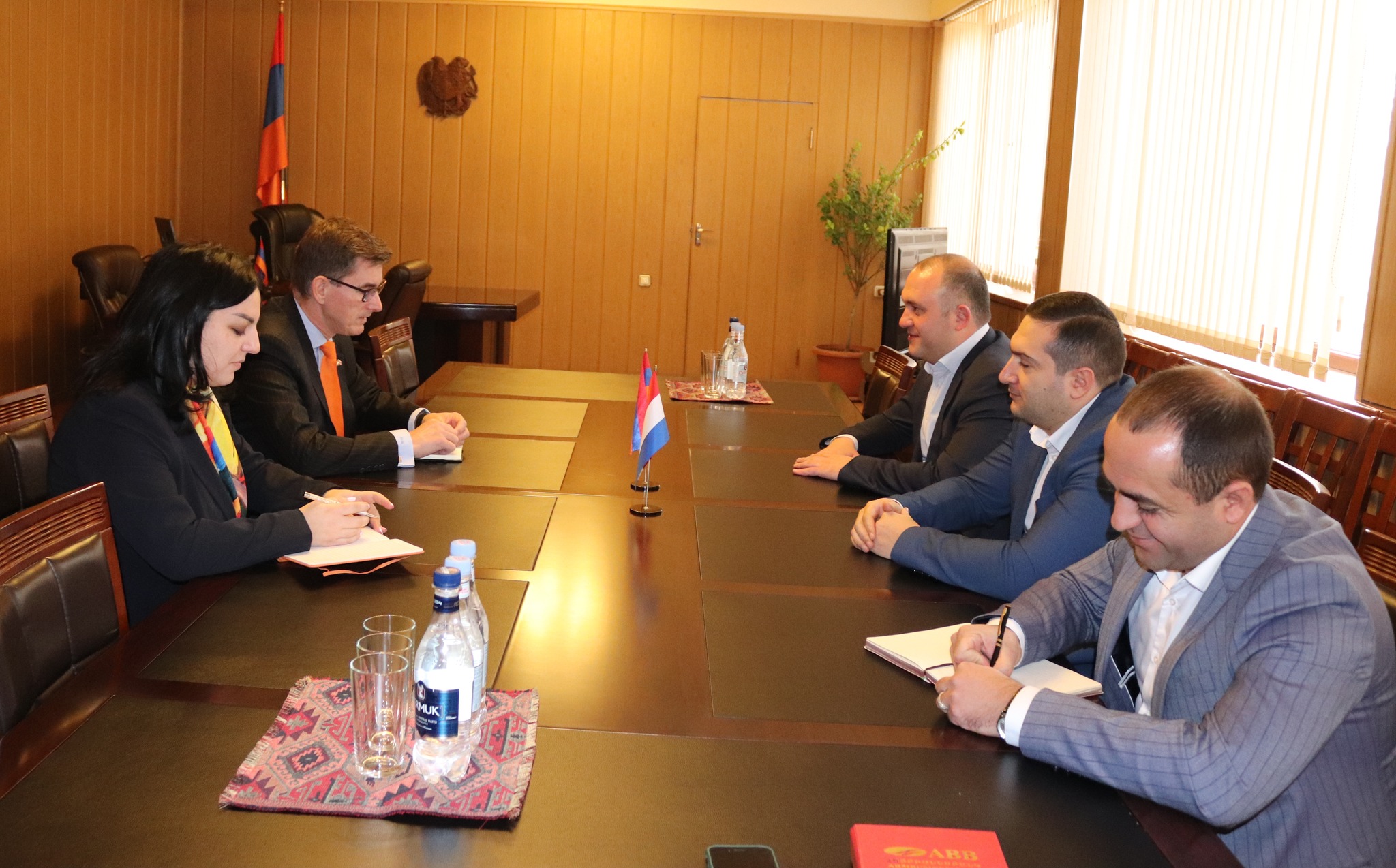 Քննարկվել  է Արարատի մարզի և Նիդերլանդների տարբեր շրջանների միջև մի շարք ոլորտներում համագործակցությունը