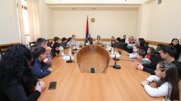 Բարձրավանի և Տանձատափի դպրոցների աշակերտները պատգամավորներին են ներկայացրել իրենց համայնքներում առկա խնդիրները