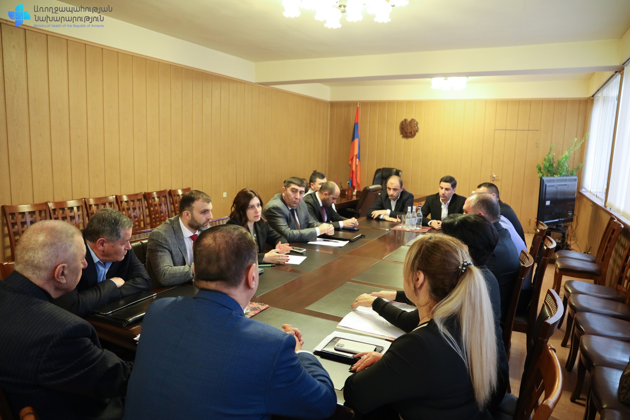 Առողջապահության նախարարը Արարատի մարզում աշխատանքային խորհրդակցություն է ունեցել