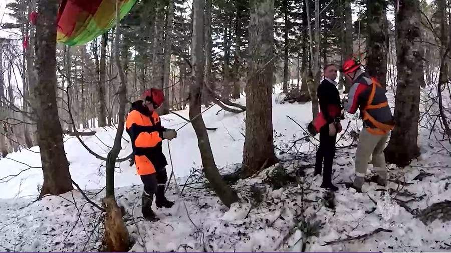 Հրապարակվել են Սոչիի սարերում խրված օդապարիկից մարդկանց փրկելու կադրերը