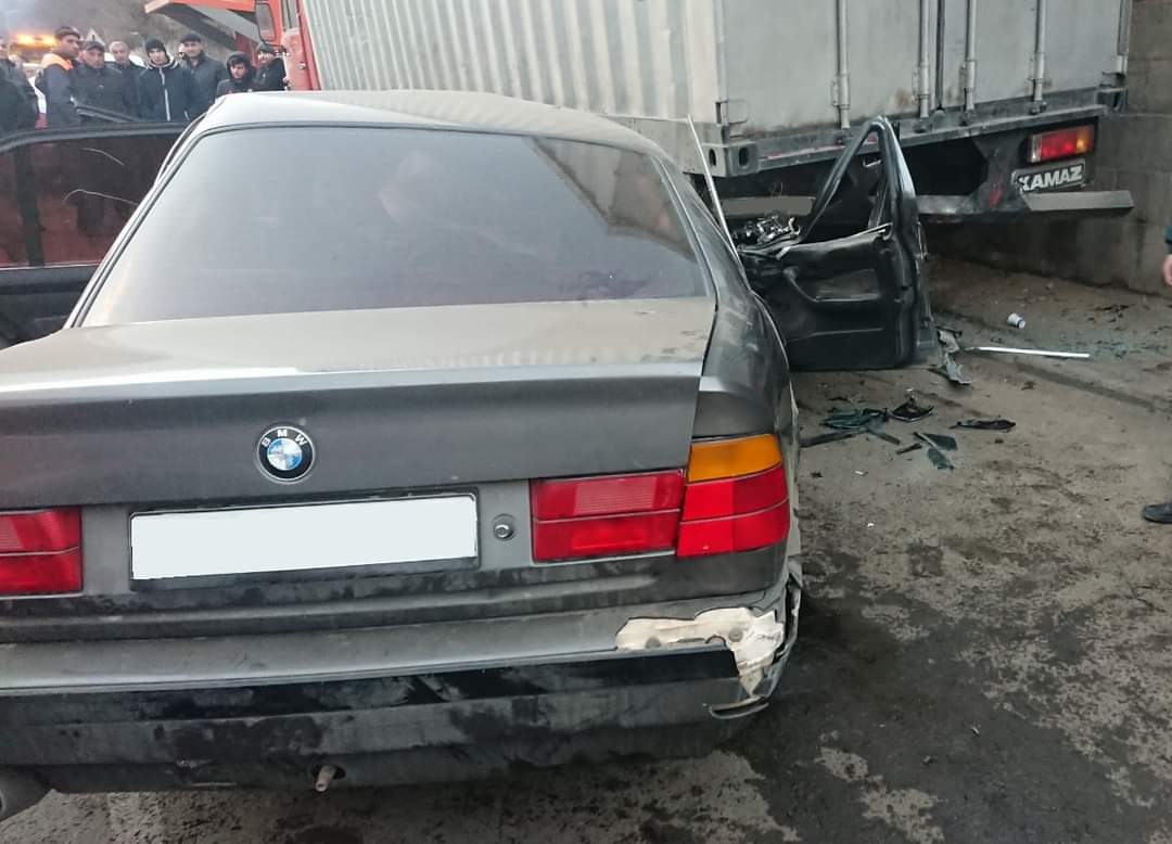 Հալիձորի մոտ բախվել են «BMW»-ն և «KamAZ»-ը․ մեքենայից դուրս են բերել ուղևորի մարմինը