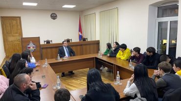 Արցախի գլխավոր դատախազը հանդիպել է երեկ Շուշիում հարձակման ենթարկված երեխաների հետ