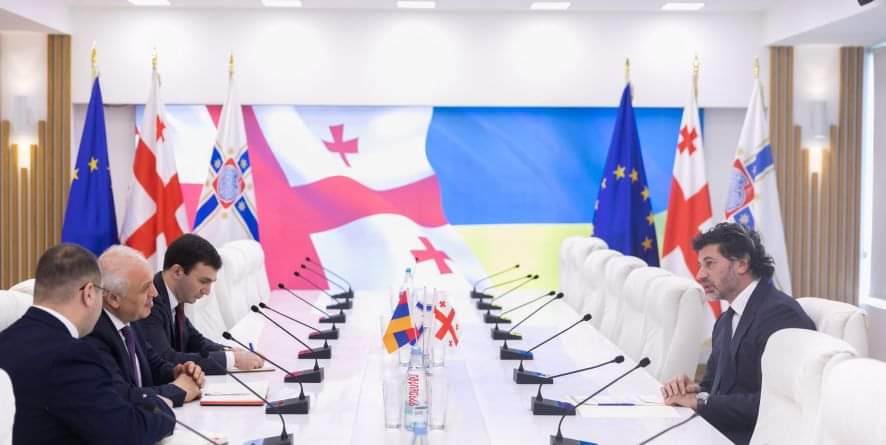 Դեսպան Սմբատյանը  և Կալա Կալաձեն քննարկել են Երևանի և Թբիլիսիի միջև համագործակցությանը վերաբերող հարցեր