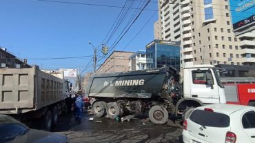 Կոմիտասի պողոտայի և Վաղարշյան փողոցի խաչմերուկի մոտ բեռնատարներ են բախվել