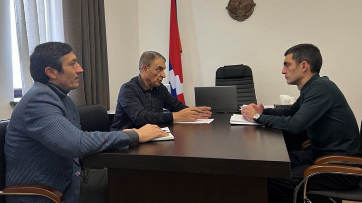 Արցախի ԱԳ նախարարը Արա Բաբլոյանի և Համբարձում Սիմոնյանի հետ քննարկել է առողջապահական համակարգի խնդիրները