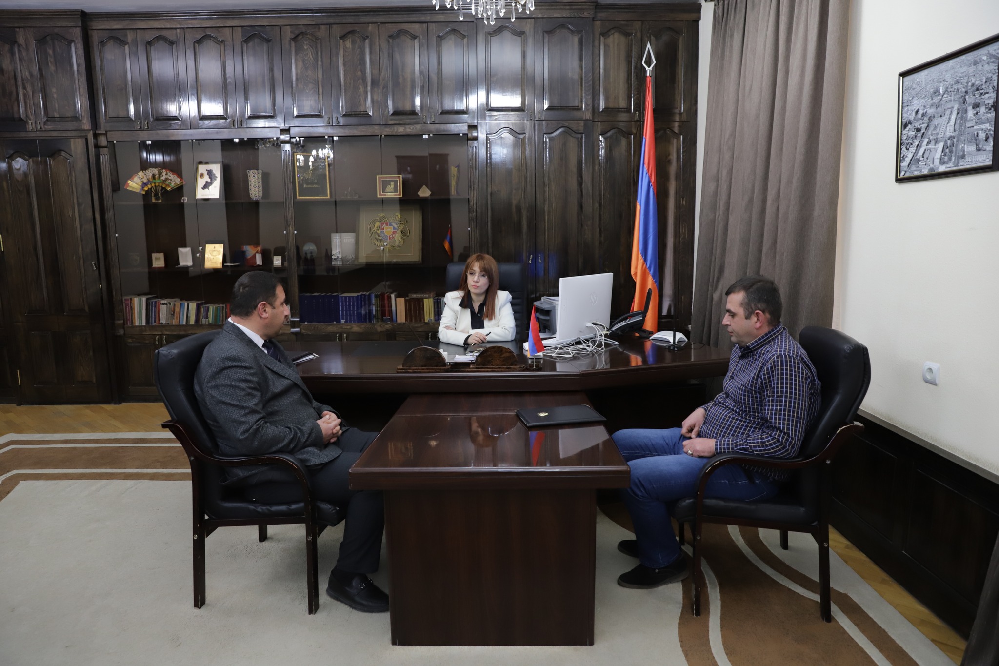 Շիրակի մարզպետը Անիի ղեկավարի պաշտոնակատարի հետ հանդիպմանը կարևորել է համագործակցված աշխատանքն ու թերացումների բացառումը