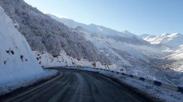 Վարդենյաց լեռնանցքում տեղ-տեղ մերկասառույց է