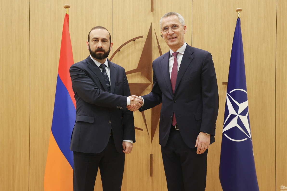 Արարատ Միրզոյանը  Ստոլտենբերգին է ներկայացրել Լաչինի միջանցքի ապօրինի արգելափակման հետևանքով Լեռնային Ղարաբաղում ստեղծված հումանիտար ճգնաժամը