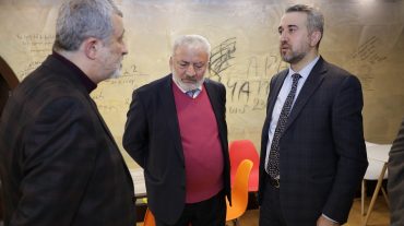 Լույս է տեսել «Համո Բեկնազարյան» եռալեզու պատկերագիրքը