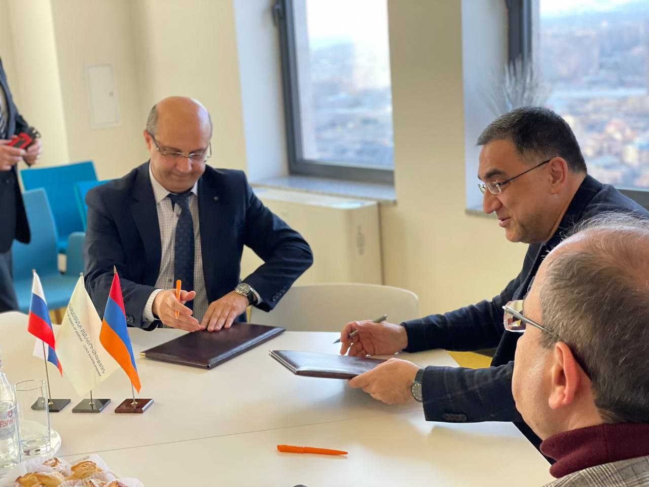 Հայ-Ռուսական համալսարանը և Հայաստանի բանկերի միությունը ստորագրել են համագործակցության հուշագիր