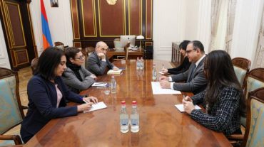 ՀՀ փոխվարչապետն ու Ֆրանսիայի դեսպանն անդրադարձել են ԼՂ-ում ստեղծված հումանիտար իրավիճակին