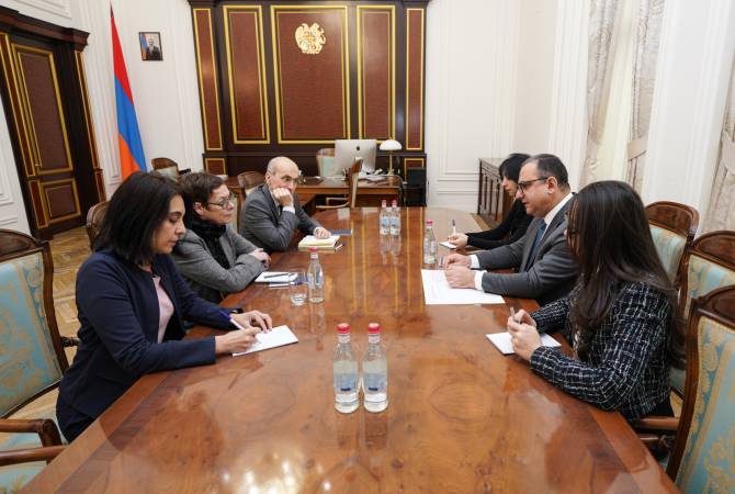 ՀՀ փոխվարչապետն ու Ֆրանսիայի դեսպանն անդրադարձել են ԼՂ-ում ստեղծված հումանիտար իրավիճակին