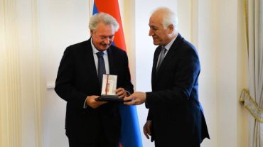 Լյուքսեմբուրգի արտգործնախարարը պարգևատրվել է «Մխիթար Գոշ» մեդալով