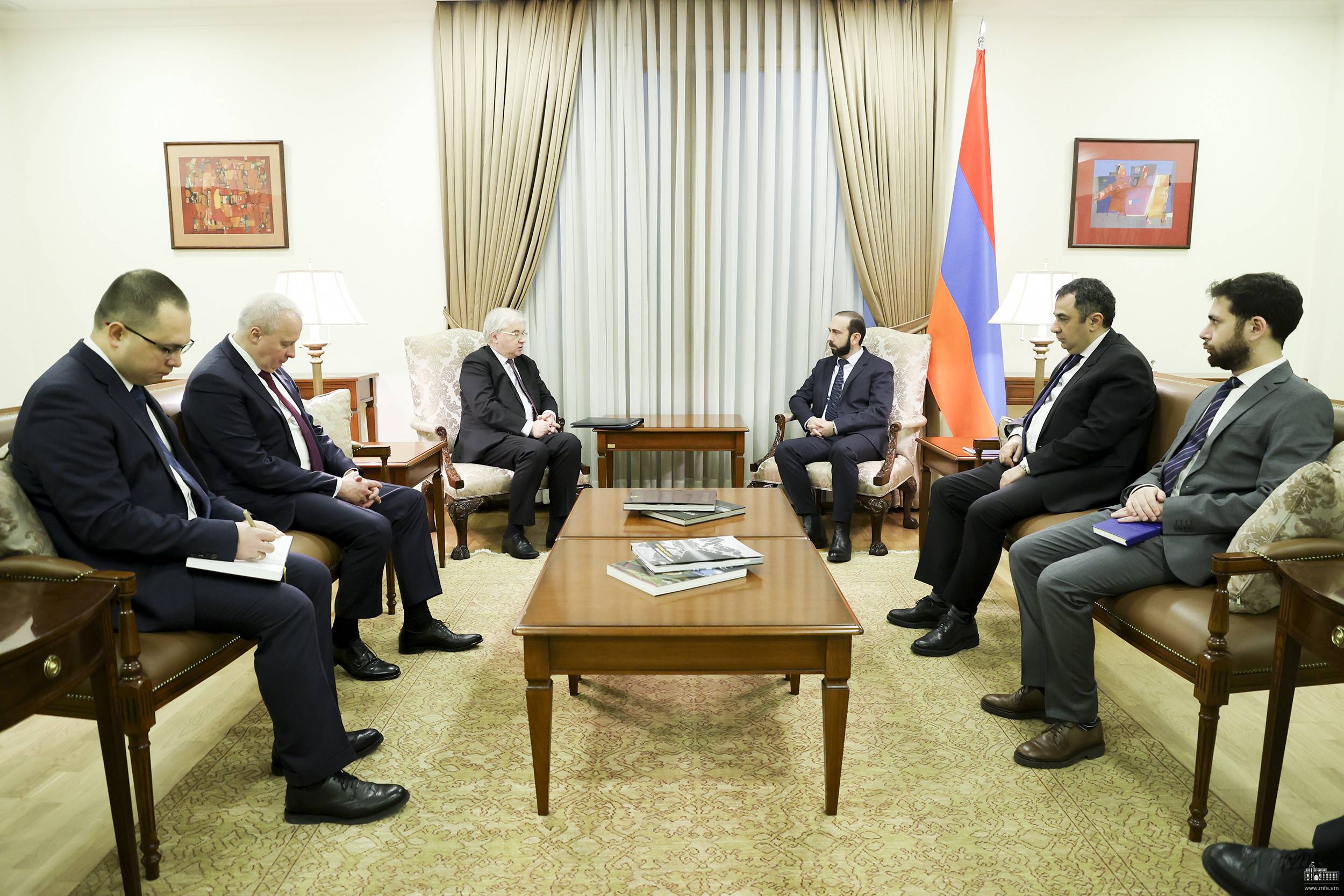 Միրզոյանն ու Խովաևն անդրադարձել են ՀՀ-ի և Ադրբեջանի միջև հարաբերությունների կարգավորման գործընթացի վերջին զարգացումներին