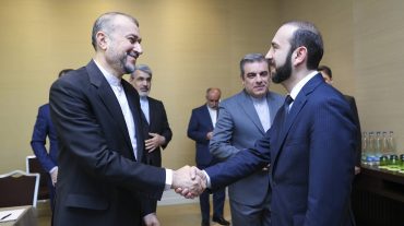 Արարատ Միրզոյանը Ժնևում հանդիպել է Իրանի ԱԳ նախարար Հոսեյն Ամիր Աբդոլլահիանի հետ