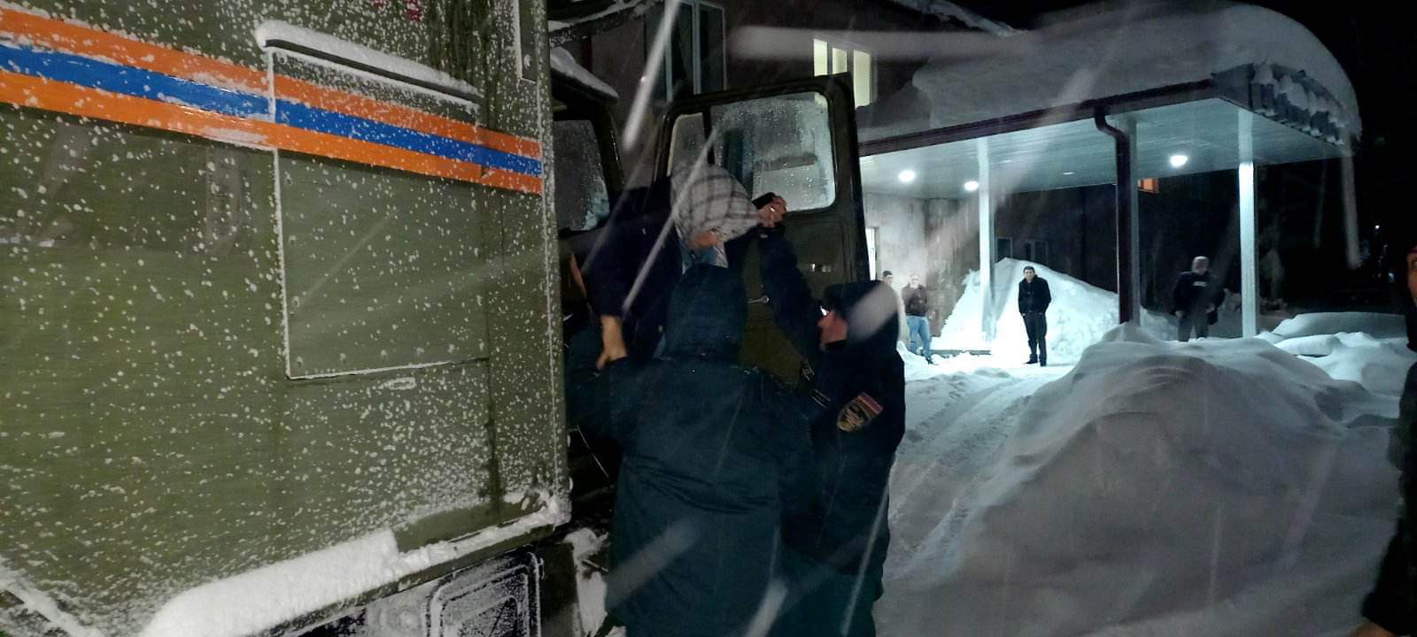Փրկարարները հղի կնոջը տեղափոխել են Ապարանի ԲԿ