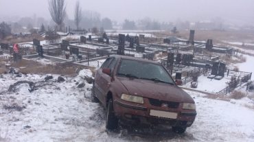 Հրազդանի քաղաքային գերեզմանատանը ավտոմեքենան արգելափակվել է ձյան շերտում